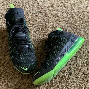 Mens shoes